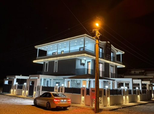 HAVUZLU GARAJLI 4+1 GENİŞ LÜKS VİLLA