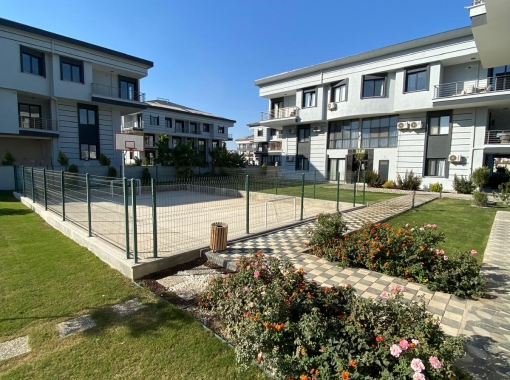 LÜKS SİTE İÇİNDE HAVUZLU VE BAHÇELİ 2+1 DAİRE